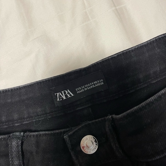 Zara Black Jean Shorts - Picture 2 of 2